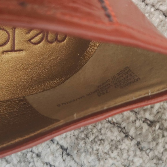 MeToo women's Deep Red Platform Block Heels size 7M - Picture 9 of 11